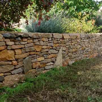 Après parement d'un muret en pierre - Saint-Estève