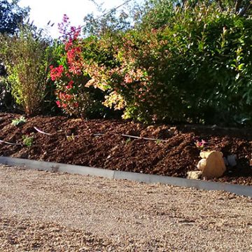 Réalisation d'une allée de jardin provençal