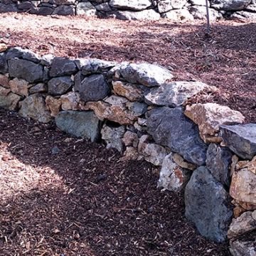 Peyrolles - Terrassement terrain avec réalisation de murets en pierres sèches sur restanque