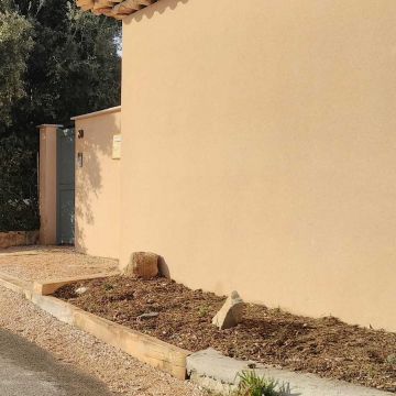 Saint-Cannat - Aménagement d'une entrée de jardin - après