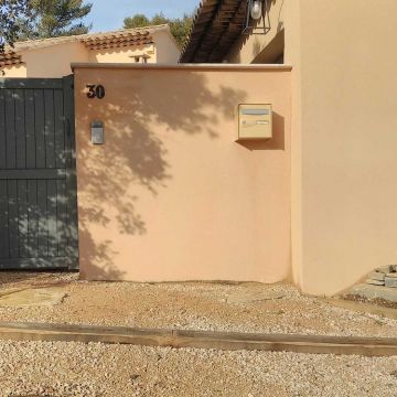 Saint-Cannat - Aménagement d'une entrée de jardin - après