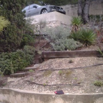 Aménagement d'un jardin en pente avant...