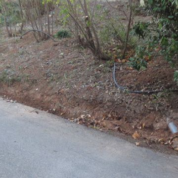 Création d'un muret en bord de route au Tolonet - Avant