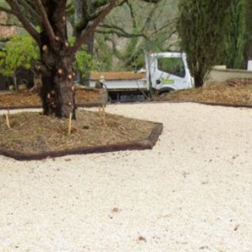 Entretien d'un jardinet à Luynes - Après