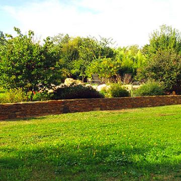 Après parement d'un muret en pierre - Saint-Estève